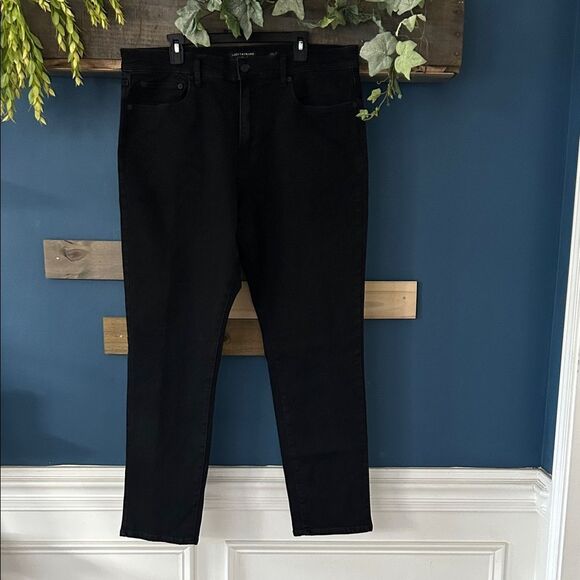 Lucky Brand Other - Lucky Brand 410 Athletic Straight Black Jeans 38/32. EOC